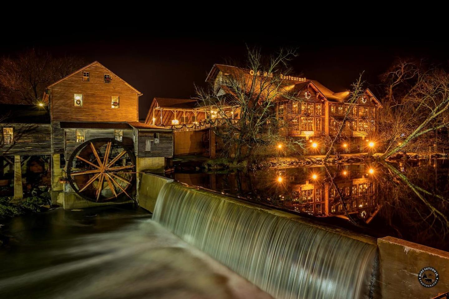 Views I Mins To Dollywood I Hot Tub I Pool Table Villa Sevierville Esterno foto