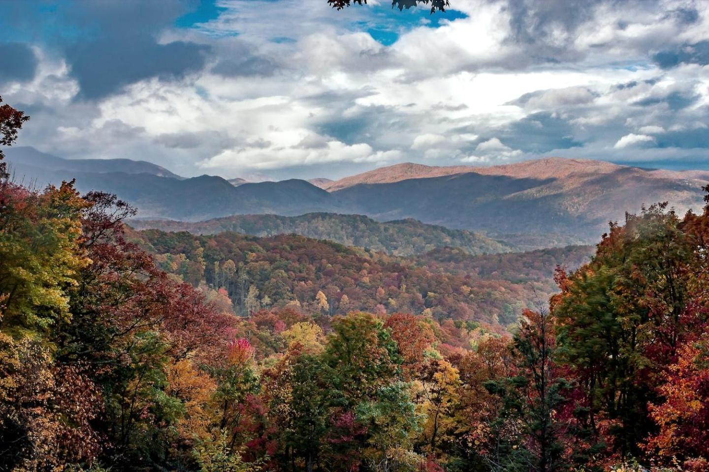 Views I Mins To Dollywood I Hot Tub I Pool Table Villa Sevierville Esterno foto